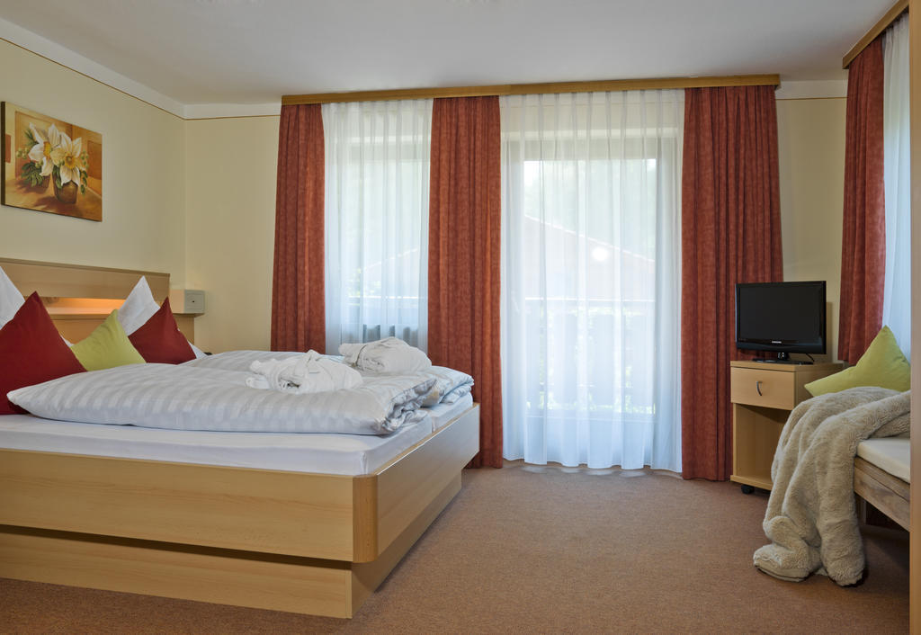 Hotel Garni Vier Jahreszeiten Bad Füssing Zimmer foto
